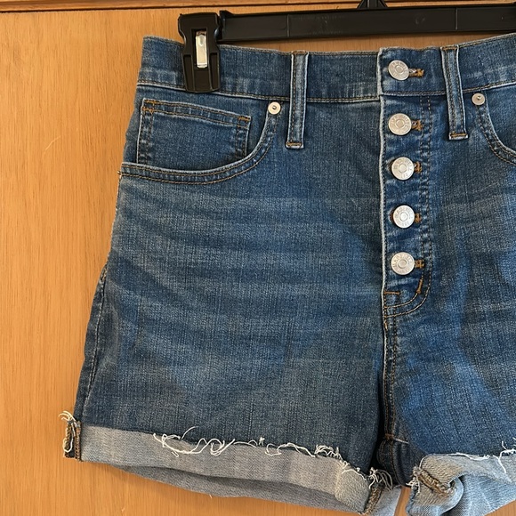 Madewell Women’s High Rise Cut Off Denim Shorts Button Fly Medium Wash Size 27 - Picture 2 of 10